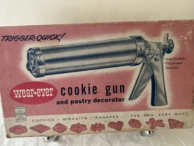 Vtg Wear-Ever Cookie Press Gun & Pastry Decorator Original Box With Recipes - Image 1 of 4