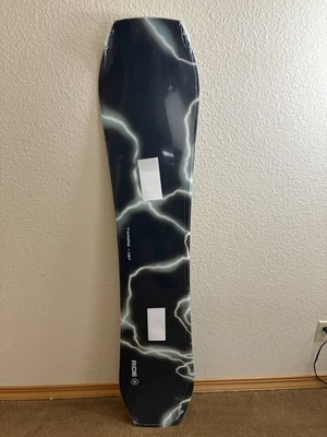 Ride Twinpig 157cm. Snowboard. Brand New In Plastic Wrap - Image 1 of 4