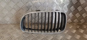 Grille calandre avant droit - BMW Série 1 E81 / E87 - BM0708101 - Foto 1 di 5