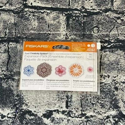 Fiskars FLOWER Die Cut Expansion Pack 0242, 4 Plates Fuse Creativity System 2013 - Image 1 of 4