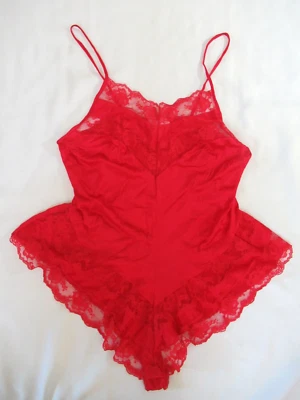 Mameluco de peluche vintage ROMANTIC MOODS talla L ROJO con volantes encaje sedoso Foto 1 de 4