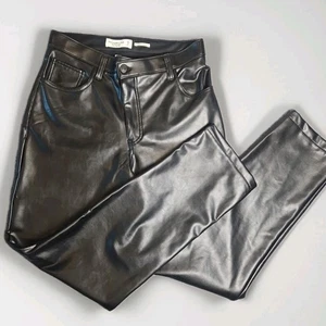 Abercrombie & Fitch 90's Curve Love Vegan Leather Pants Size 29/8 - Picture 1 of 6