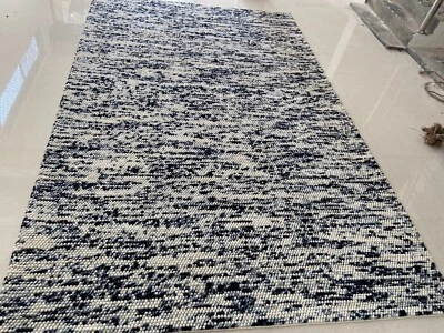HAND MADE WOOL LOOP RUGS - Image 1 of 4