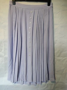 Lilac pleated crepe skirt with part elastic waist and mock buttons size 20 - Bild 1 von 2