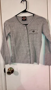 Harley Davidson Pelham AL Damas Pequeña Gris Manga Larga A Presión. - Imagen 1 de 3