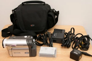 Panasonic PV-GS31 MiniDV SD Bundle - Video Camera, Adapter, Battery Loud  Noise - Picture 1 of 7