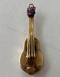 VINTAGE 14K YELLOW GOLD GUITAR PENDANT WITH RUBIES AND SAPPHIRES - Picture 1 of 5
