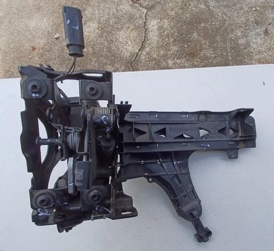 2012-2018 BMW 650I HEADLIGHT SUPPORT BRACKET LATCH AND WASHER NOZZLE DRIVER SIDE - Image 1 of 4