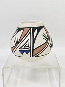 Vintage indianische Tigua Pueblo Keramik Vase von Gloria Holguin 3" hoch - Bild 1 von 8