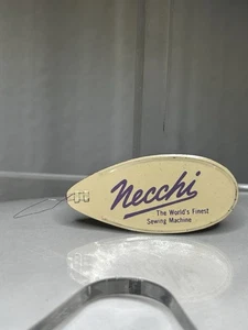 Vintage Necchi Nähmaschine Werbung Nähen Nadeleinfädler - Bild 1 von 4