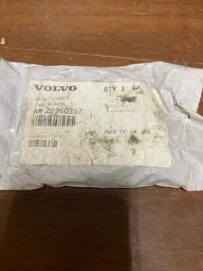 2 New Volvo 20960357 U-Bolts Volvo RM20960357 - Picture 1 of 2