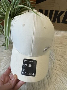 Herren Neu🌿Nike Dri-FIT Club Structured Metal Logo FB5371-113 Größe L/XL - Bild 1 von 7