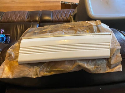 Dodge Spirit 1991 blanco LH moldura de extensión lateral del conductor X547KW7 nuevo de lote Foto 1 de 4