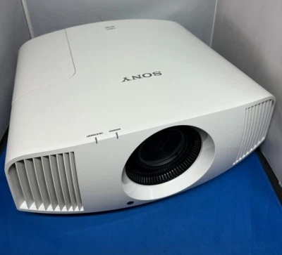 SONY VPL-VW270ES WHITE NATIVE 4K  PROJECTOR HDR MOTION FLOW 1500 LUMEN - Image 1 of 4
