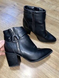 New Look Black Faux Leather Ankle Boots With Small Side Buckle Size 5 - Picture 1 of 4