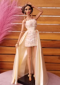 Original Fashion Royalty FR Doll Isha Kalpana Naranajan repaint mit Zertifikat! - Bild 1 von 16