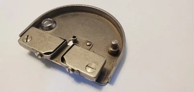 Máquina de costura Singer 221 peso pena Hemstitcher Picot Edger 121392 PLATE - Imagem 1 de 3