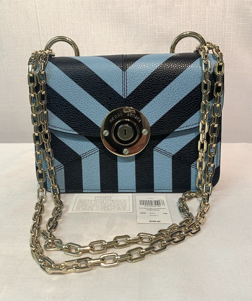 NUEVO CON ETIQUETAS HENRI BENDEL Milliner Mini Chevron Bandolera Bolso de Mano Azul y Negro Plata Foto 1 de 4