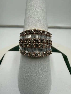 Anillo de diamantes naturales champán en oro de 10 k Foto 1 de 4