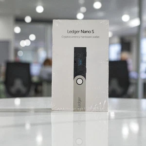 Ledger Nano S Cryptocurrency Bitcoin Hardware Wallet Crypto Security Storage - Picture 1 of 4