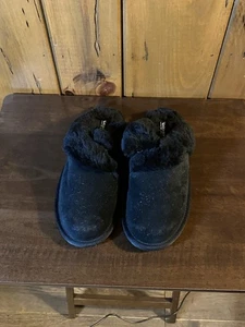 Koolaburra by UGG Women's Burree Black Suede Sheepskin Fur Slippers Size 9 - Picture 1 of 5