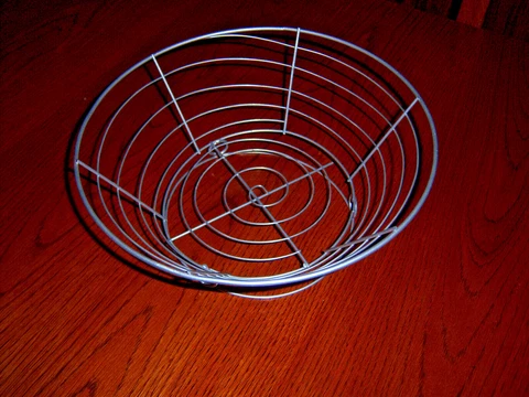 VTG  RETRO FARM HOUSE PRIMITIVE STYLE ALUMINUM WIRE  EGG FRUIT GATHERING BASKET Cover