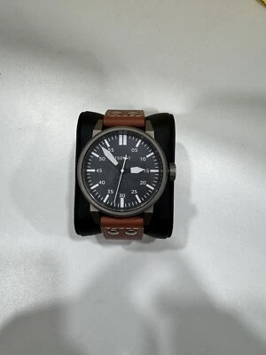 Reloj de campo Tsovet SVT-FW44 gris; correa de cuero genuino Foto 1 de 4