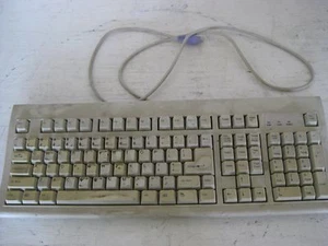 Teclado blanco estándar RCS con conector PS/2, KB-6868 - Imagen 1 de 5