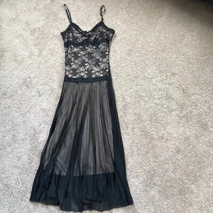 Vestido La Belle Juniors L Negro Babydoll Encaje Superposición Cintura Caída Y2K Aleta Maxi - Imagen 1 de 9