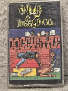 SNOOP DOGGY DOGG~DOGGYSTYLE~CASSETTE (1993) FAST SHIPPING!!! - Picture 1 of 5