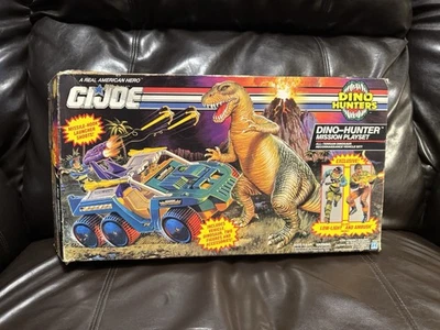 RARO Vintage Gi Joe Dino Hunters Mission Play Set Parcialmente Selado - Imagem 1 de 4