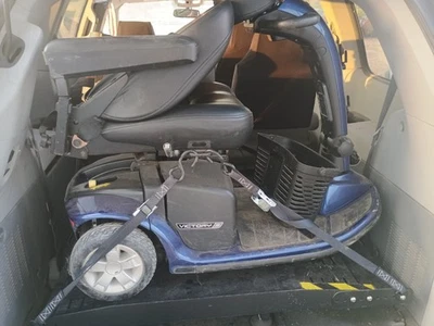 Scooter de 3 ruedas Pride Mobility Victory 9, excelente estado, mejoras extras de larga vida Foto 1 de 4