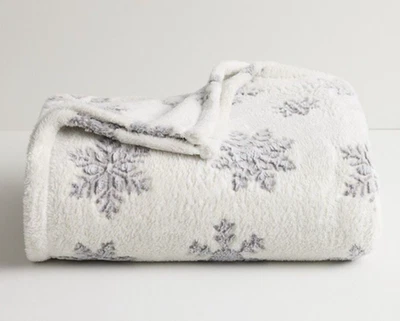 NEW - SNOWFLAKES WINTER- KOHLS THE BIG ONE- PLUSH THROW BLANKET 5X6 FT - Image 1 of 2