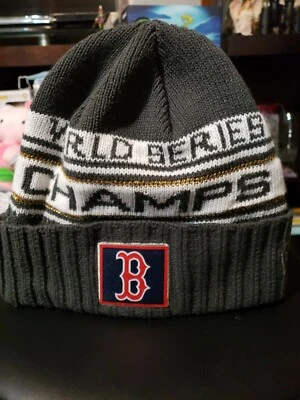 NUEVA ERA BOSTON RED SOX 2018 SERIE MUNDIAL CAMPEONES VESTUARIO SOMBRERO TEJIDO GORRO  Foto 1 de 4