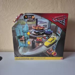 NUOVO Disney Pixar Cars 3 Rust-Eze Racing Center Playset 2016 Bersaglio Escl. Mattel - Foto 1 di 12