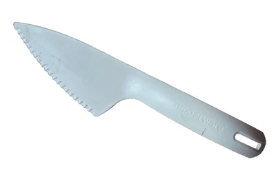 Tupperware Cut & Serve Pie/Cake Server White 5193A-6 - Image 1 of 4