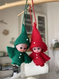 Juego de 2 mini muñecas Kewpie color Navidad tema Japón lindo estilo vintage - Imagen 1 de 3