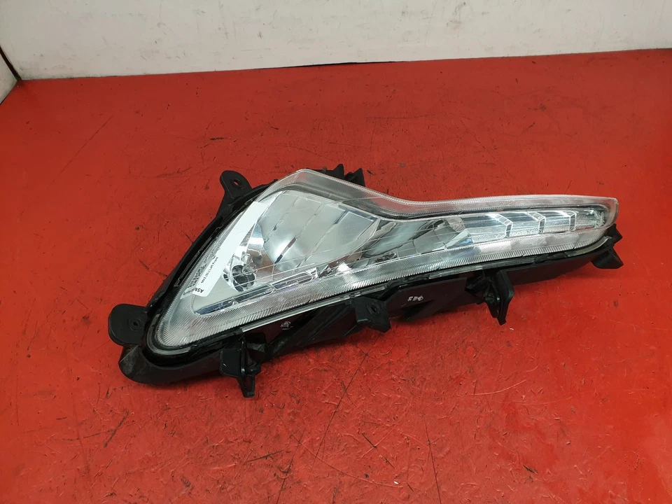 KIA SPORTAGE LEFT FRONT FOG LAMP 2011 5 DOOR ESTATE - Image 1 of 4