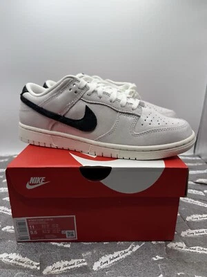Talla 11W/9.5M Nike Dunk Low SE Blanco Brillante Negro Gamuza Mujeres Zapatos HQ3502-100 Foto 1 de 4