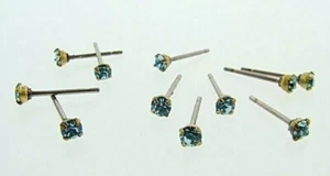 12 AQUAMARINE GLASS RHINESTONE JEWEL BRASS STUD EARRINGS V859 - Picture 1 of 1
