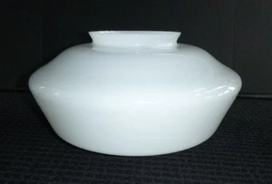 Globo de luz de vidrio de leche escolar de colección 14" de ancho 8,5" H con instalador de 6" - Imagen 1 de 7