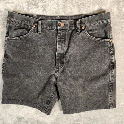 Shorts jeans Wrangler masculino 35X7 (etiqueta 36X32) preto corte cowboy fino faroeste 936WBK - Imagem 1 de 4
