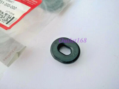 OEM Honda CB250 CB 175 200 CM185T CM200T Side Cover Grommet Air Cleaner Housing - Image 1 of 3