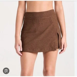Falda corta Outdoor Voices Court 4,5" - Imagen 1 de 6