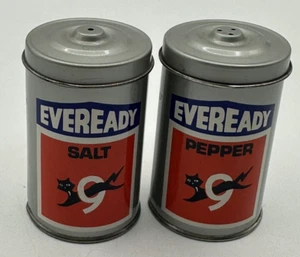 Vintage Eveready Battery Black Cat 9 Lives Logo Metal Salt & Pepper Shakers Set. - Picture 1 of 3