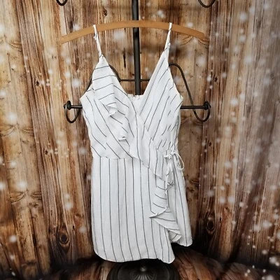Mameluco She+Sky blanco con rayas gris pequeño ajustable con correa de espagueti para mujer Foto 1 de 4