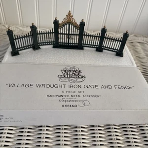 Department 56 - Holiday Village Wrought Iron Gate And Fence #5514-0 - Picture 1 of 3