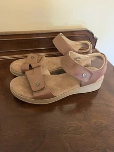 Lands' End Tan Leather Wedge Sandals Women Size 10 D Wide Comfort Low Heel - Picture 1 of 8