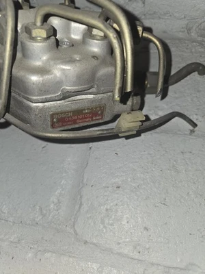 Распределитель топлива Bosch Mercedes Benz 300 SEL  - Изображение 1 из 4