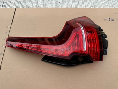 Luz trasera derecha Volvo XC60 / luz trasera (genuina, usada, excelente estado) Foto 1 de 4